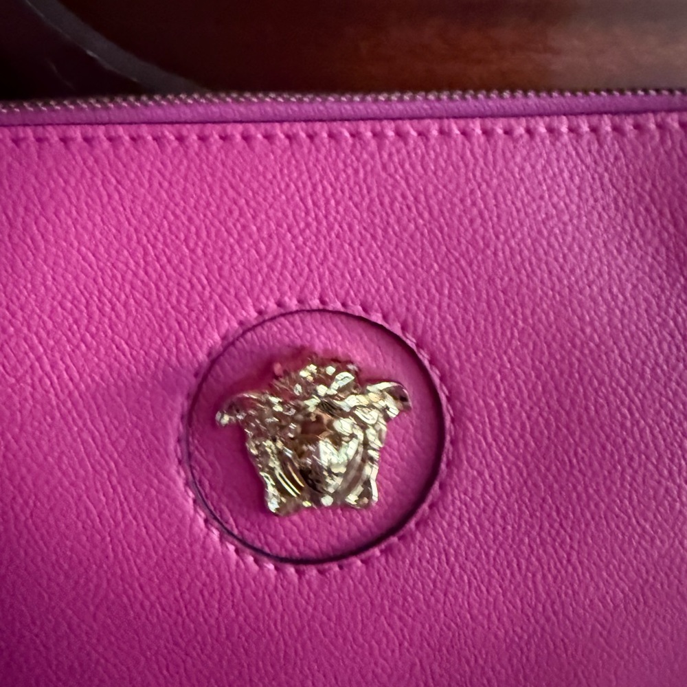 Versace Fuchsia Shoulder Bag with Medusa Logo - Picture 4 of 4